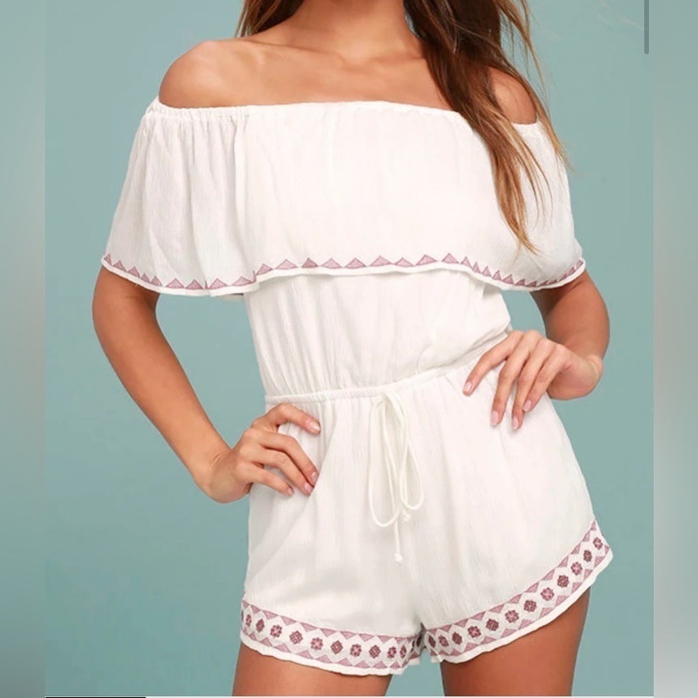 Lulu’s Oaxaca Ivory Embroidered Off-the-Shoulder Romper women’s size small